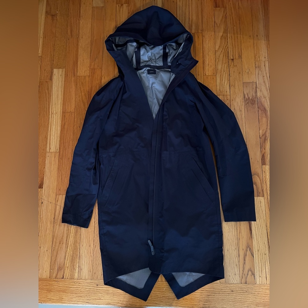 EUC Lululemon Rain Haven jacket coat size 2 midnight navy blue